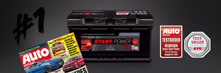 Das Bild zeigt eine Batterie mit der Aufschrift Start-Power. Rechts daneben werden zwei Plaketten dargestellt, die die Batterie als Testsieger auszeichnen.
